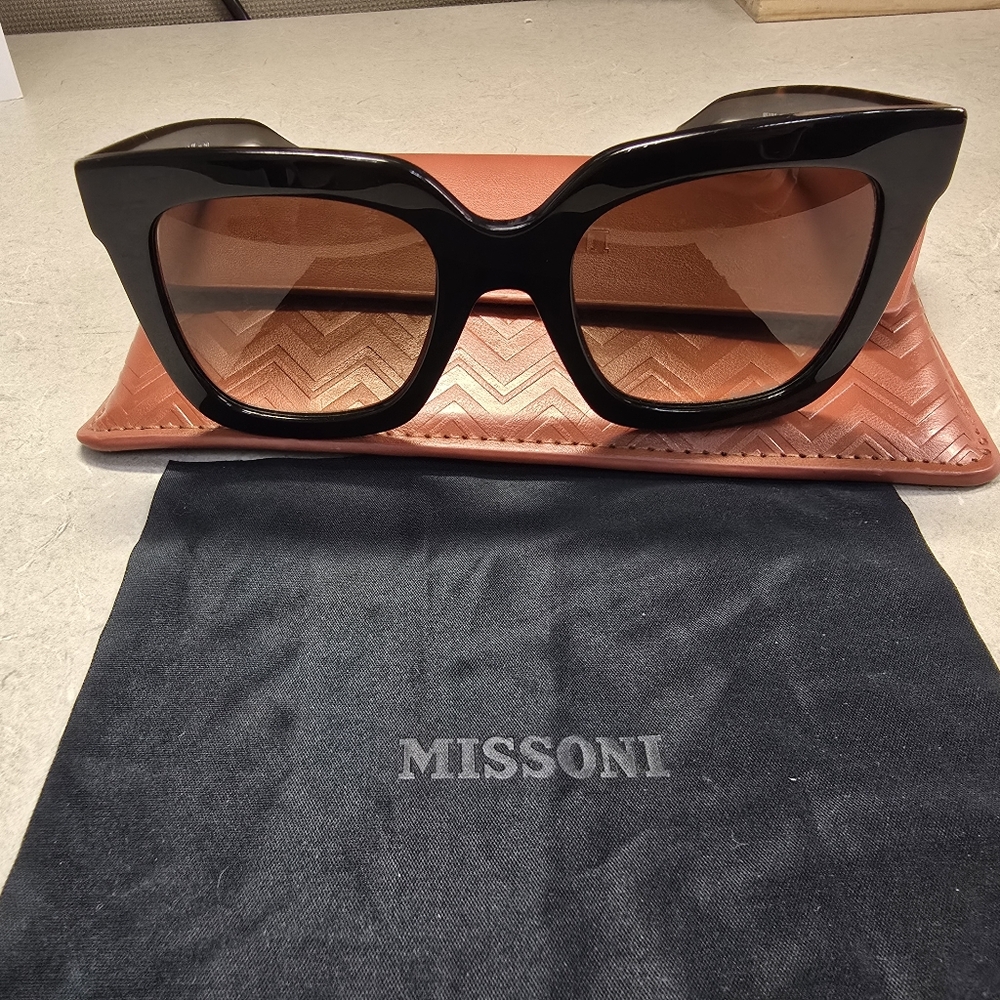 NWOTS! Missoni‎ Sunglasses - Black Frames.